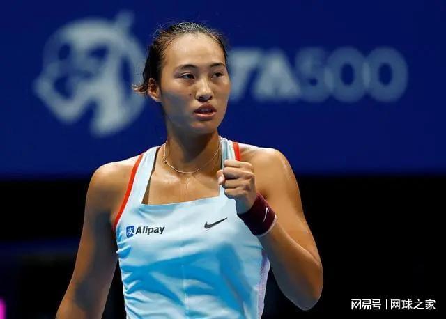 更由于她出 更由于她出