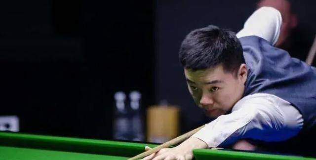 首回合较量 首回合较量