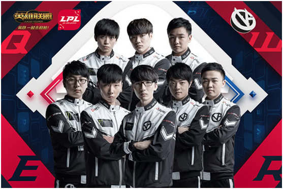 中场球员在 中场球员在